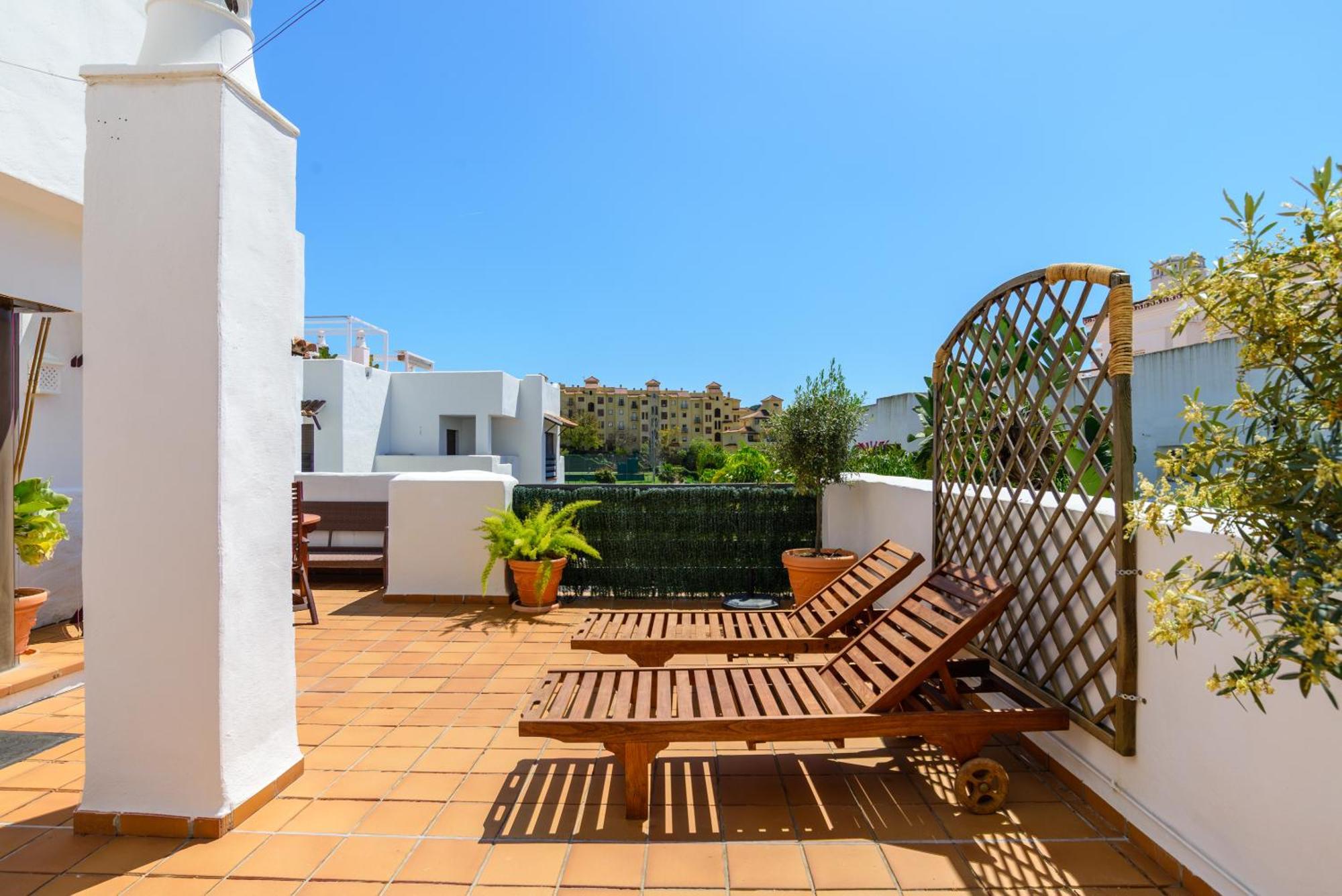 Golf Hills Bed & Breakfast Estepona Exterior photo